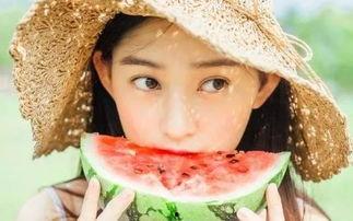 打卡吃瓜怎么拍照好看